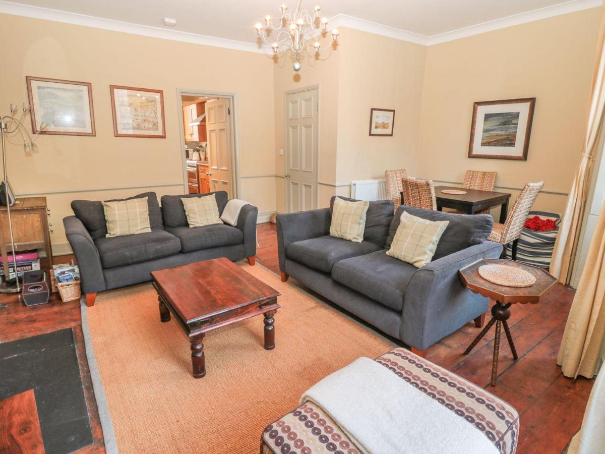 Oakwood Apartment Алнуик Екстериор снимка