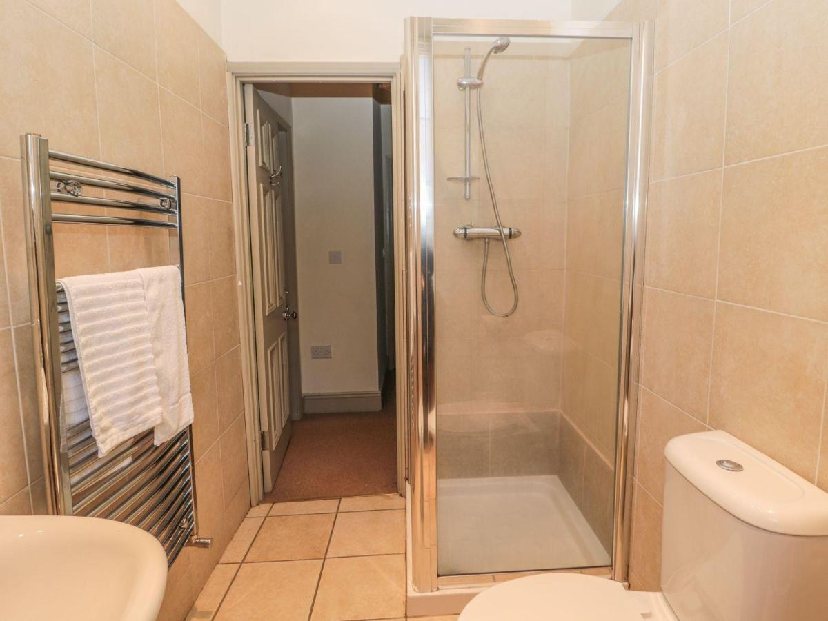 Oakwood Apartment Алнуик Екстериор снимка